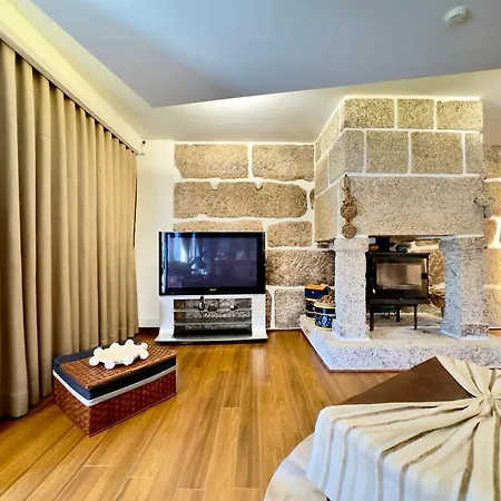 Vibrant Host Solutions-aldeia Da Graça Casa de Férias Guimarães